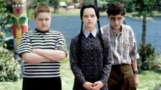 addams-family-values-backdrop.jpg