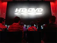HD DVD {People in Theater]