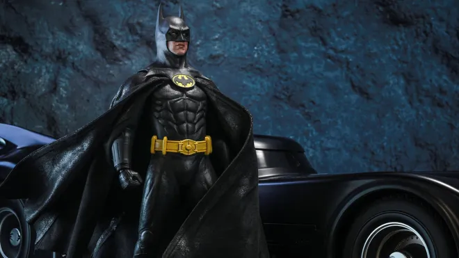 Hot Toys 1989 Batman and Batmobile 1/6 Figure Reissues now up for pre-order